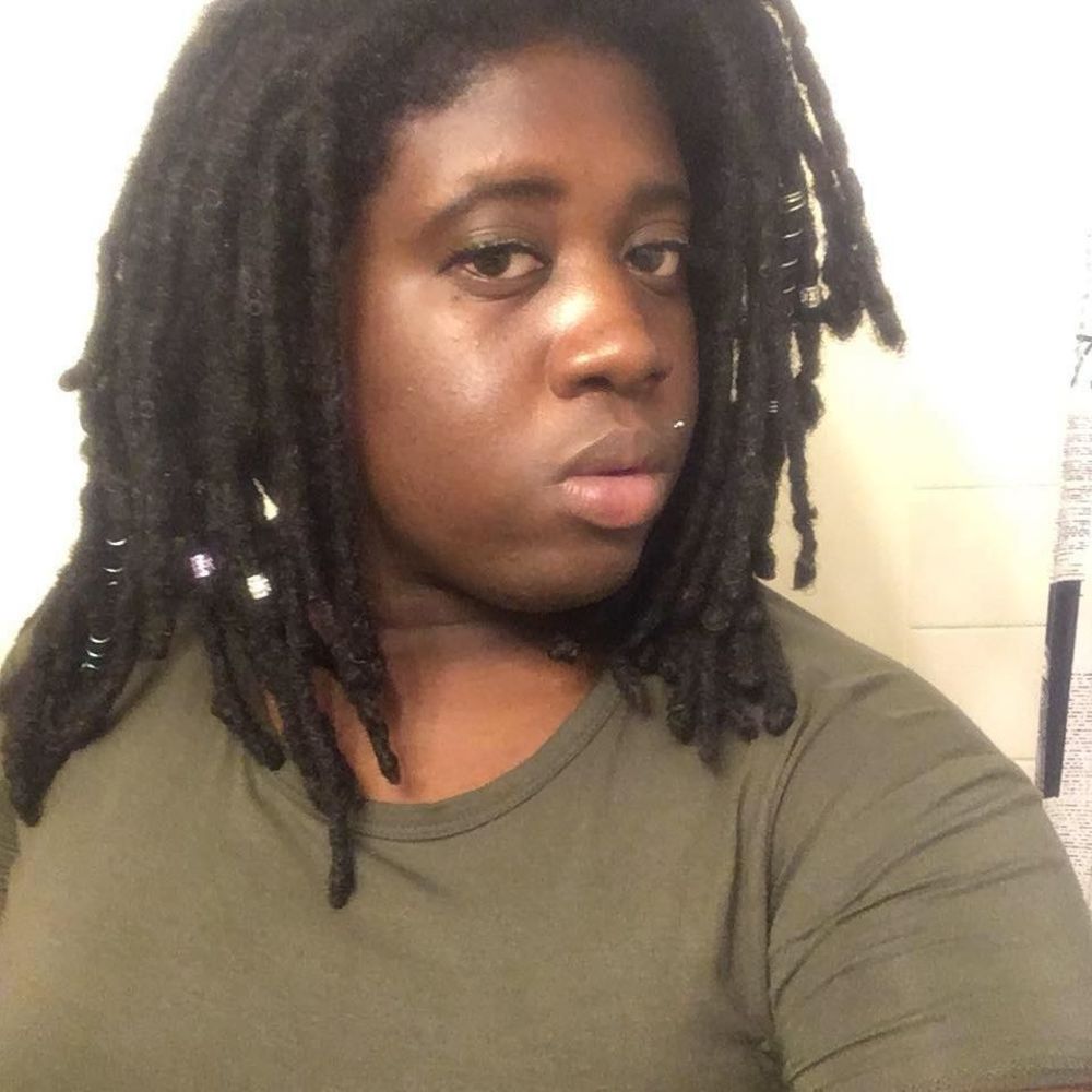 Meet your Posher, Casandra